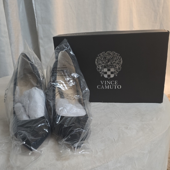 Vince Camuto Black Suede Heels - Picture 7 of 7